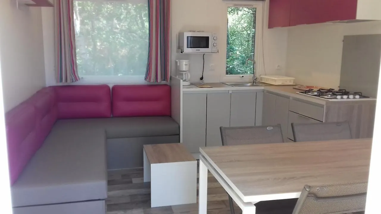 Camping De Kergo Ploemel Campsite